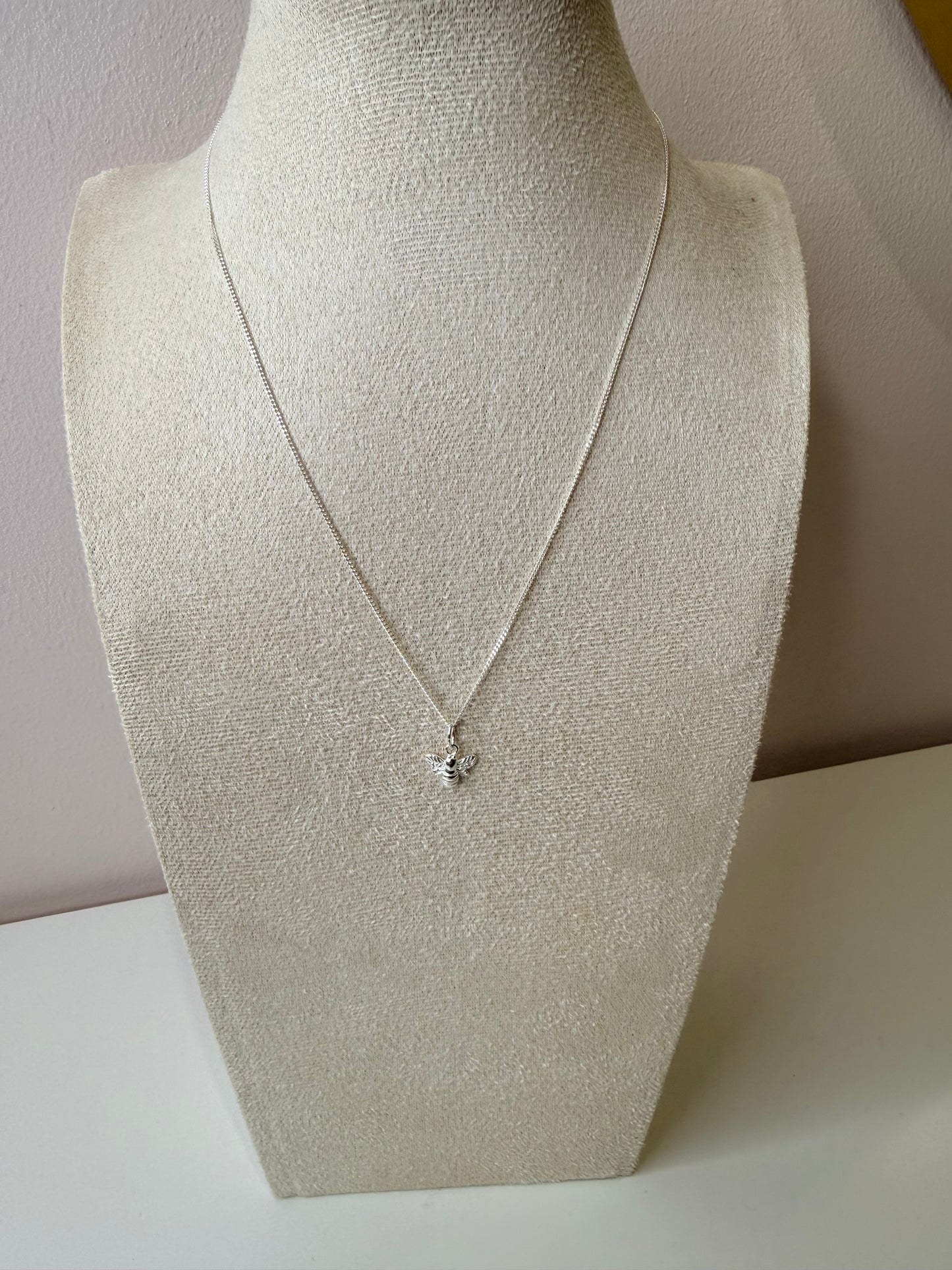 The Bee charm necklace