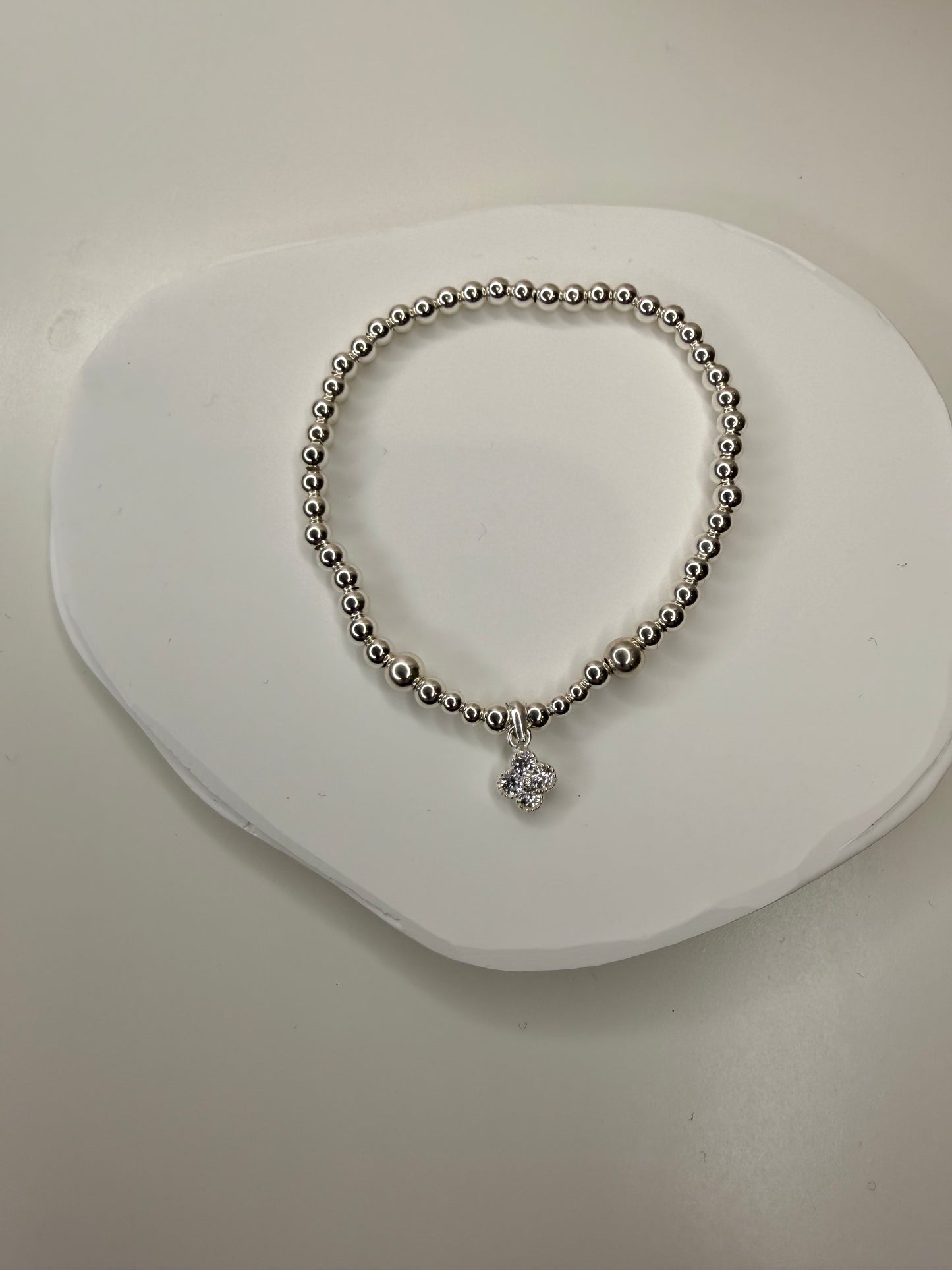 Clover charm bracelet