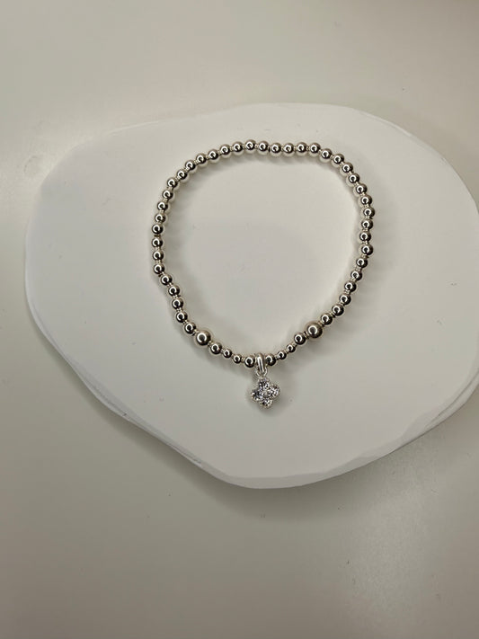 Clover charm bracelet