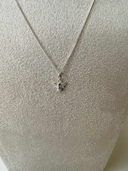 The Bee charm necklace
